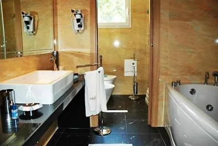 Doimo Hotel 4*